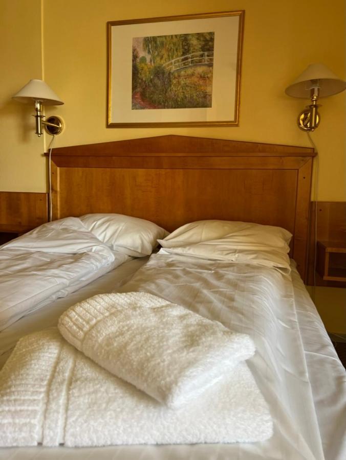 Ovre Sem Gard Hotell Asker Exteriör bild